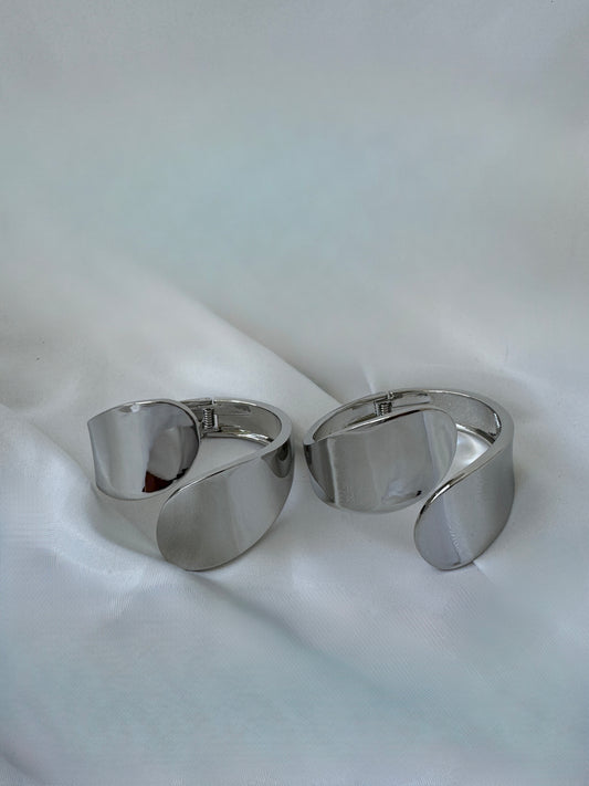 1pc Cuff Bangle in Silver